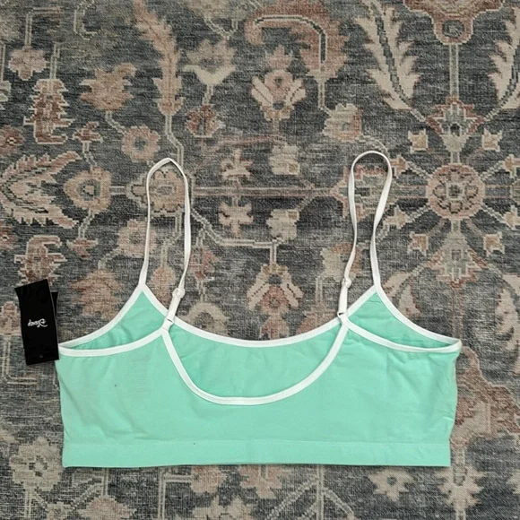 NWT Bra - Picture 3 of 4